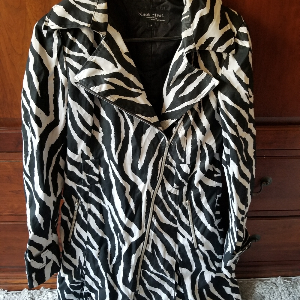 Trench coat zebra print Black Rivet size medium